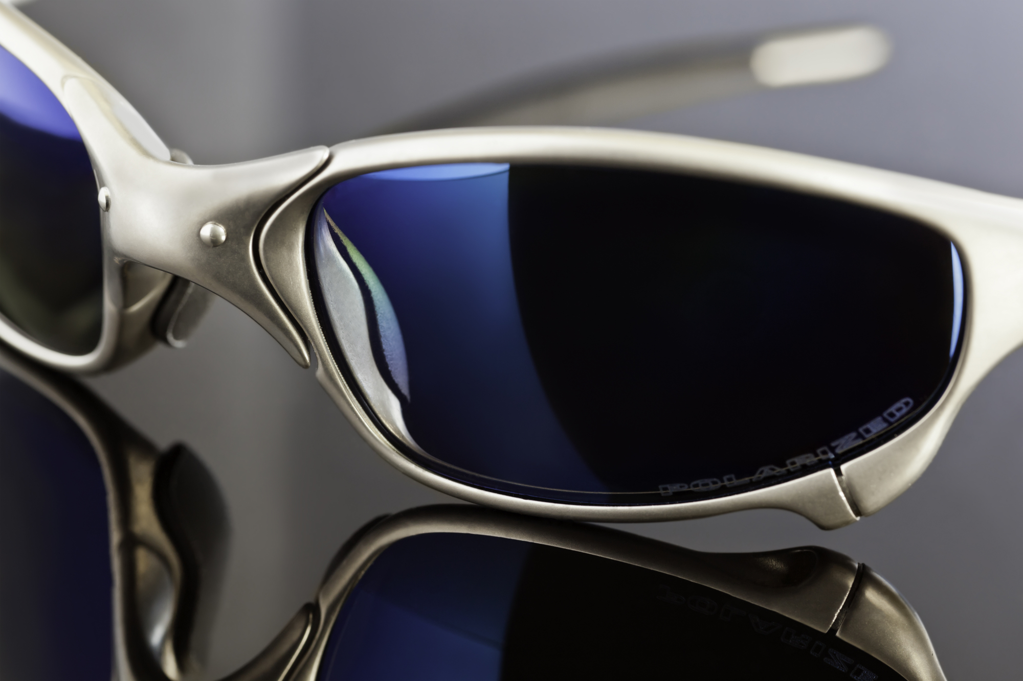 undgå plakat websted Oakley solbriller - læs mere og køb Oakley solbriller på tilbud online